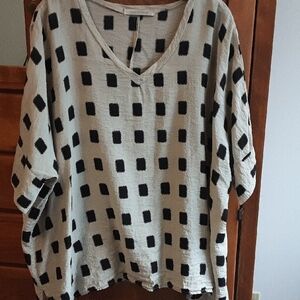 Cut Loose Black and Cream O/S 3/4 Sleeve Blouse